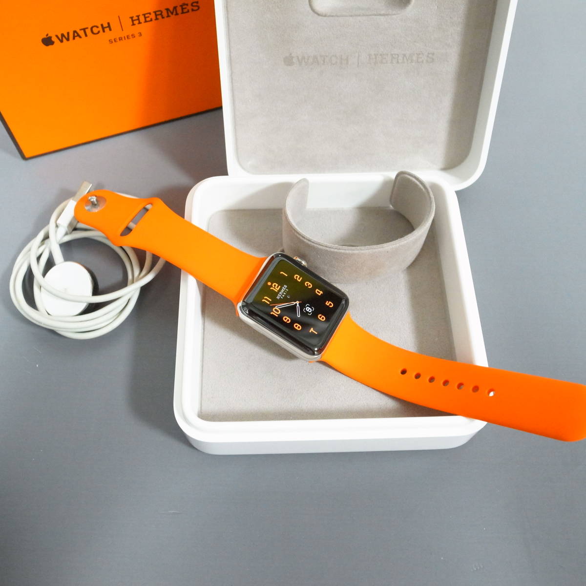 中古 Apple Watch A1891 HERMES SERIES 3 42mm エルメス アップル