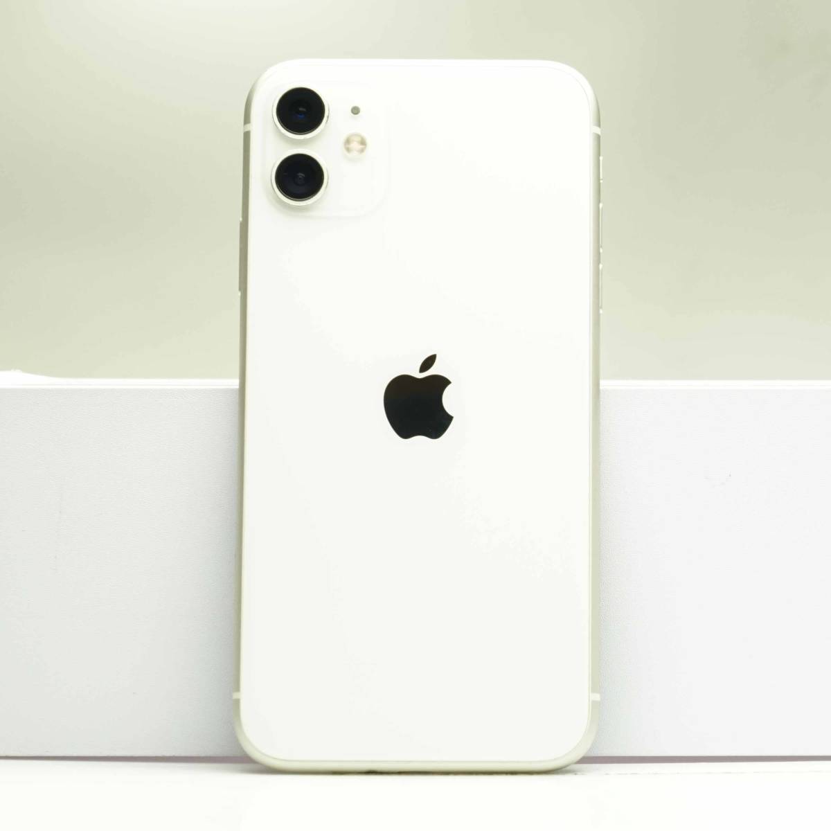 美品)iPhone11 本体 SIMフリー128GB ホワイトMWM22J/A-