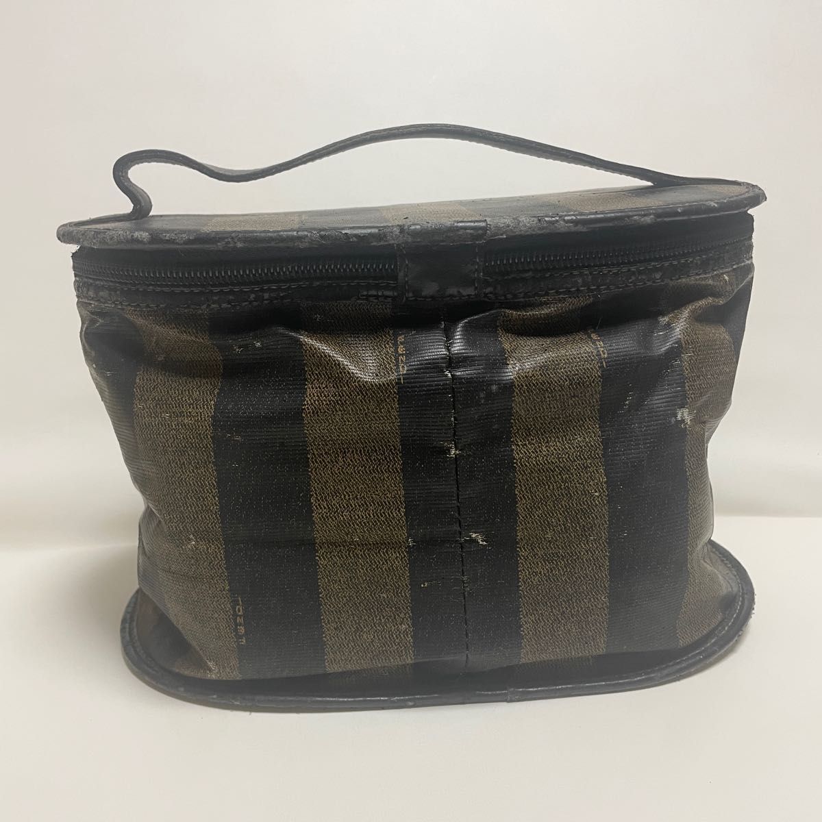 FENDI フェンディ バニティ ペカン柄 バッグ 化粧ポーチ 大容量 FENDI フェンディ バニティ ペカン柄 バッグ 化粧ポーチ 大容量