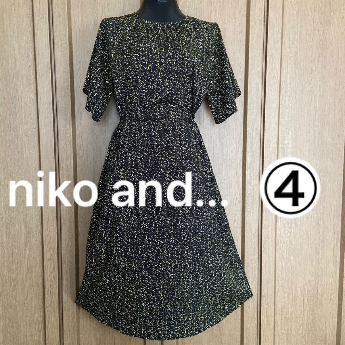 niko and...・ニコアンド・ワンピース・ウエスト紐調節・小花ドット柄・ゆったりサイズ