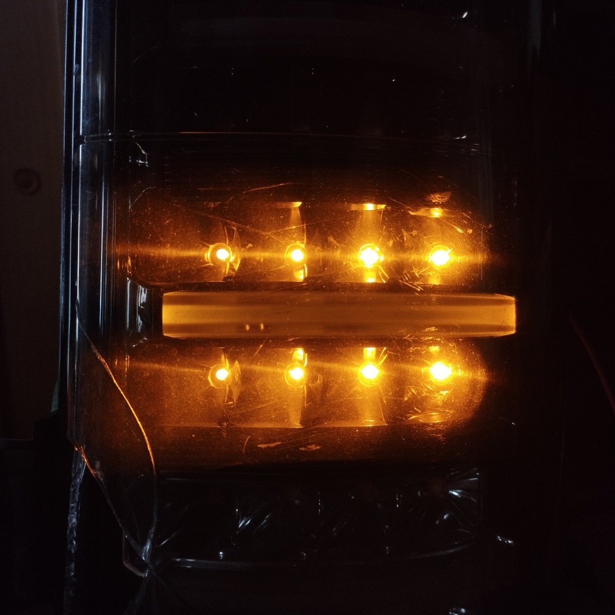 Valenti ハイエース 200系 LEDテール ライト 右 スモーク DIYカスタム 加工 現状ジャンク(前期 1型 2型 3型 TRH KDH 201 205 214 レジアス)_画像7