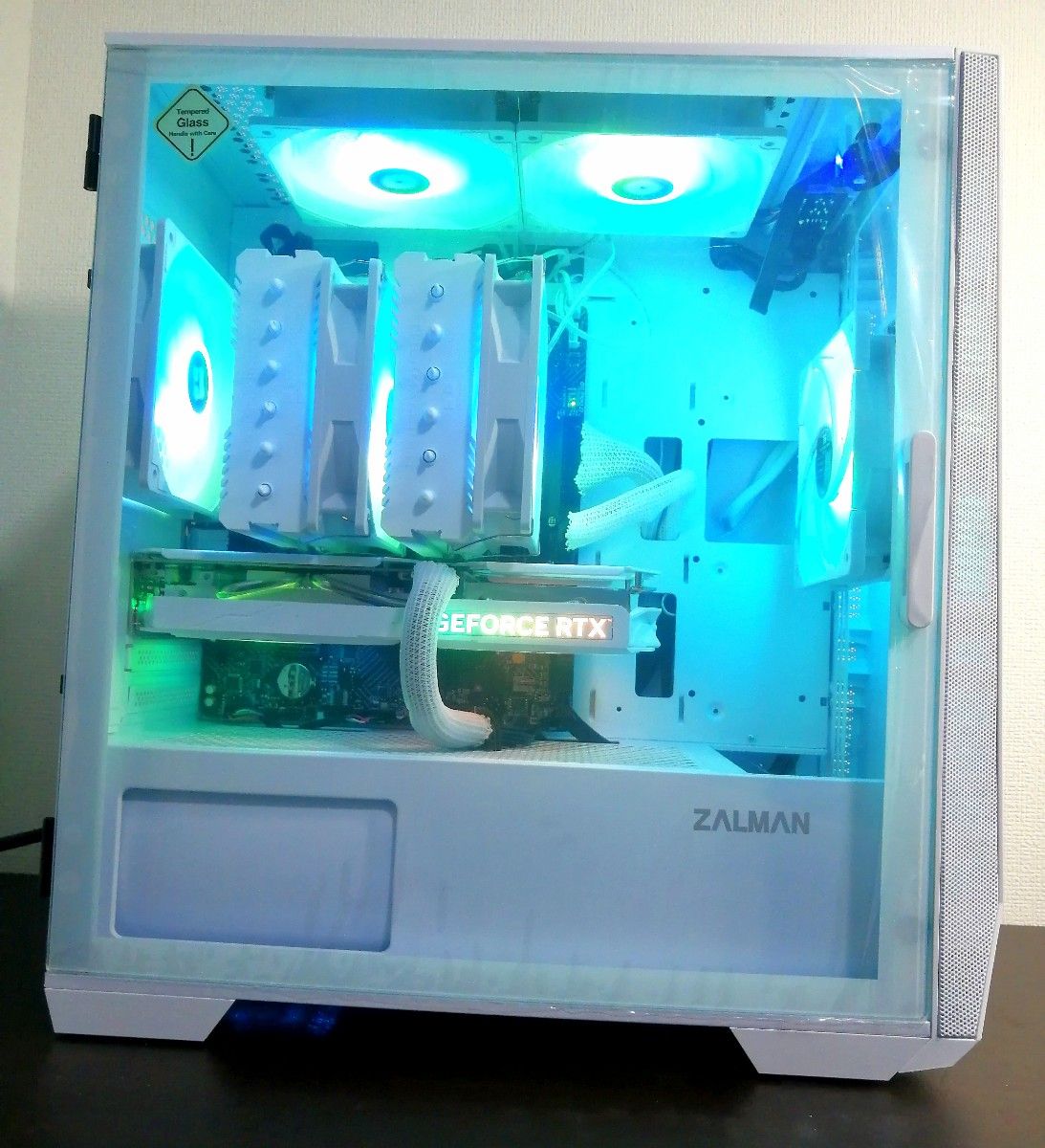 新品】光る白色ゲーミングPC[i5 13500/RTX4060/メモリ32GB 新品】光る白色ゲーミングPC[i5 13500/RTX4060/メモリ32GB