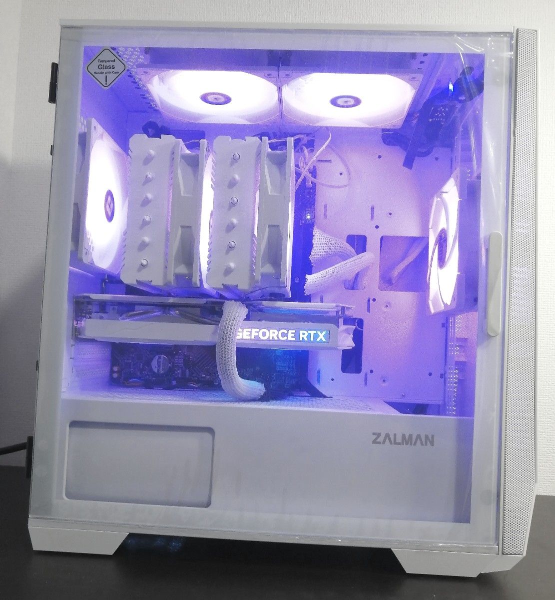 新品】光る白色ゲーミングPC[i5 13500/RTX4060/メモリ32GB 新品】光る白色ゲーミングPC[i5 13500/RTX4060/メモリ32GB