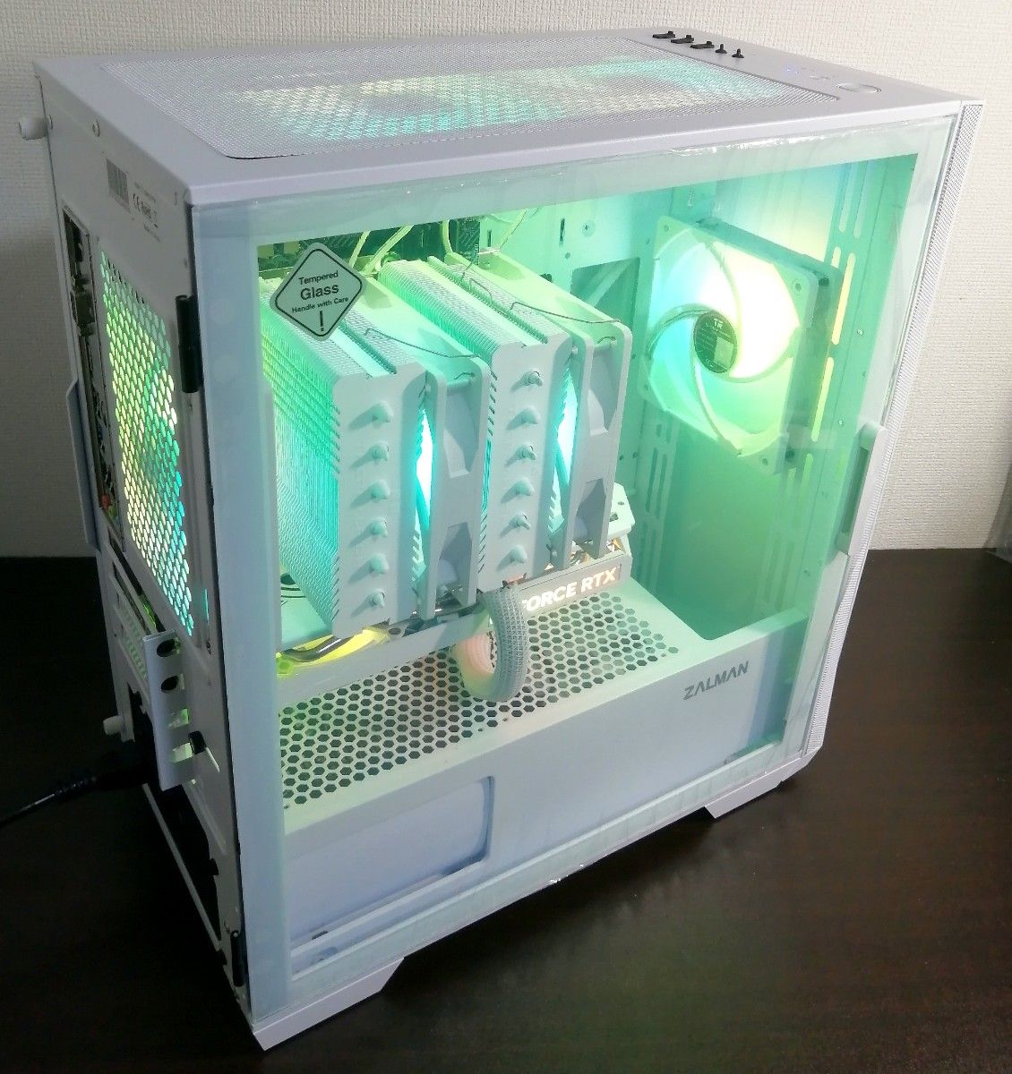 新品】光る白色ゲーミングPC[i5 13500/RTX4060/メモリ32GB 新品】光る白色ゲーミングPC[i5 13500/RTX4060/メモリ32GB