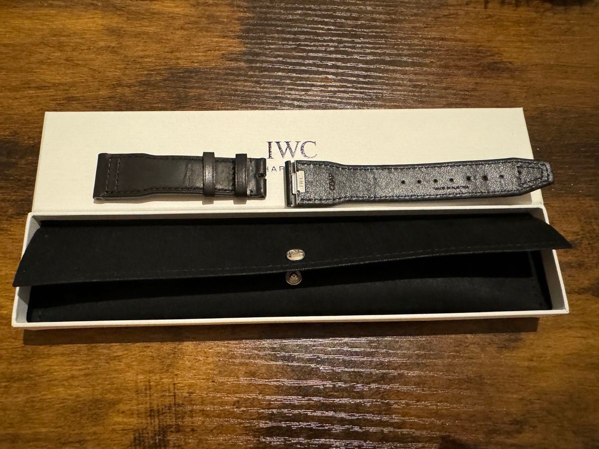 正規品】IWC 「EasX-CHANGE」カーブレザー ブラック ラグ幅21mm 正規品】IWC 「EasX-CHANGE」カーブレザー ブラック ラグ幅21mm