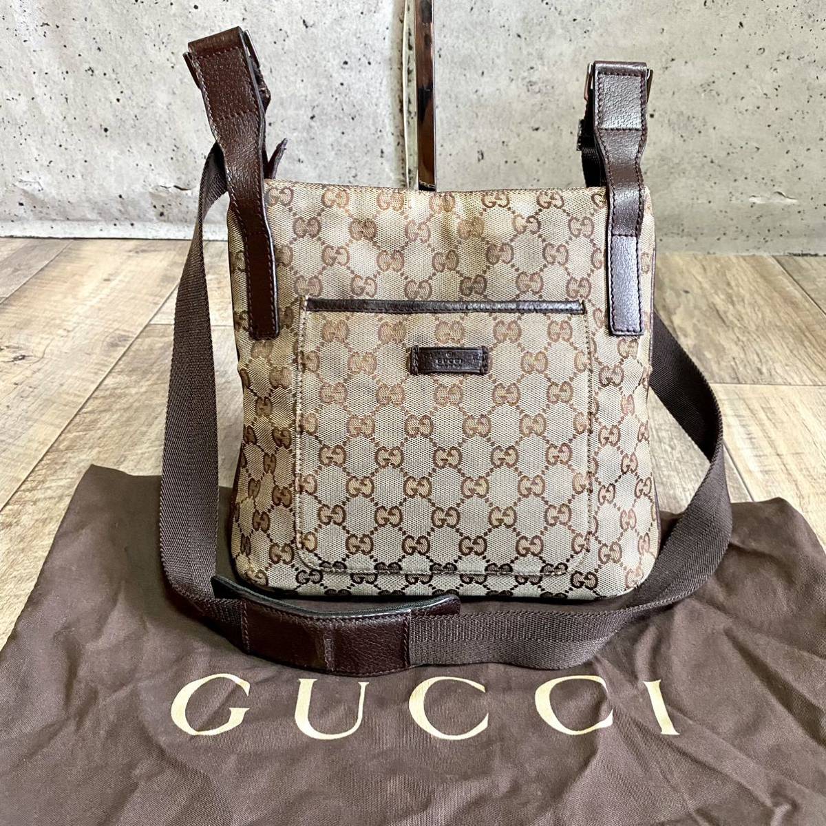 GUCCI グッチ ボディーバッグ 正規品！