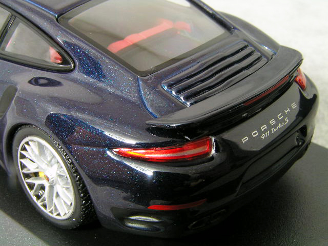 * 1/43 Porsche = 911 (991) turbo S / dark blue metallic = Porsche