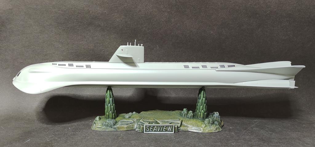 原子力潜水艦　SEAVIEW (シュービー号)　 1/350　メビウスモデル　プラモデル完成品_画像2