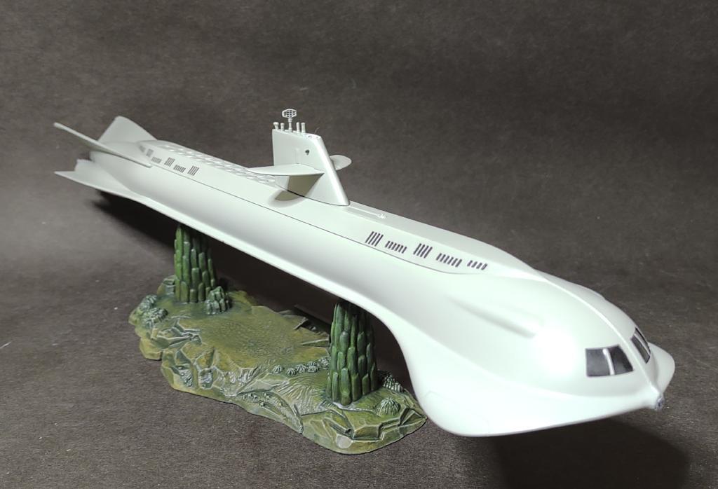 原子力潜水艦　SEAVIEW (シュービー号)　 1/350　メビウスモデル　プラモデル完成品_画像3