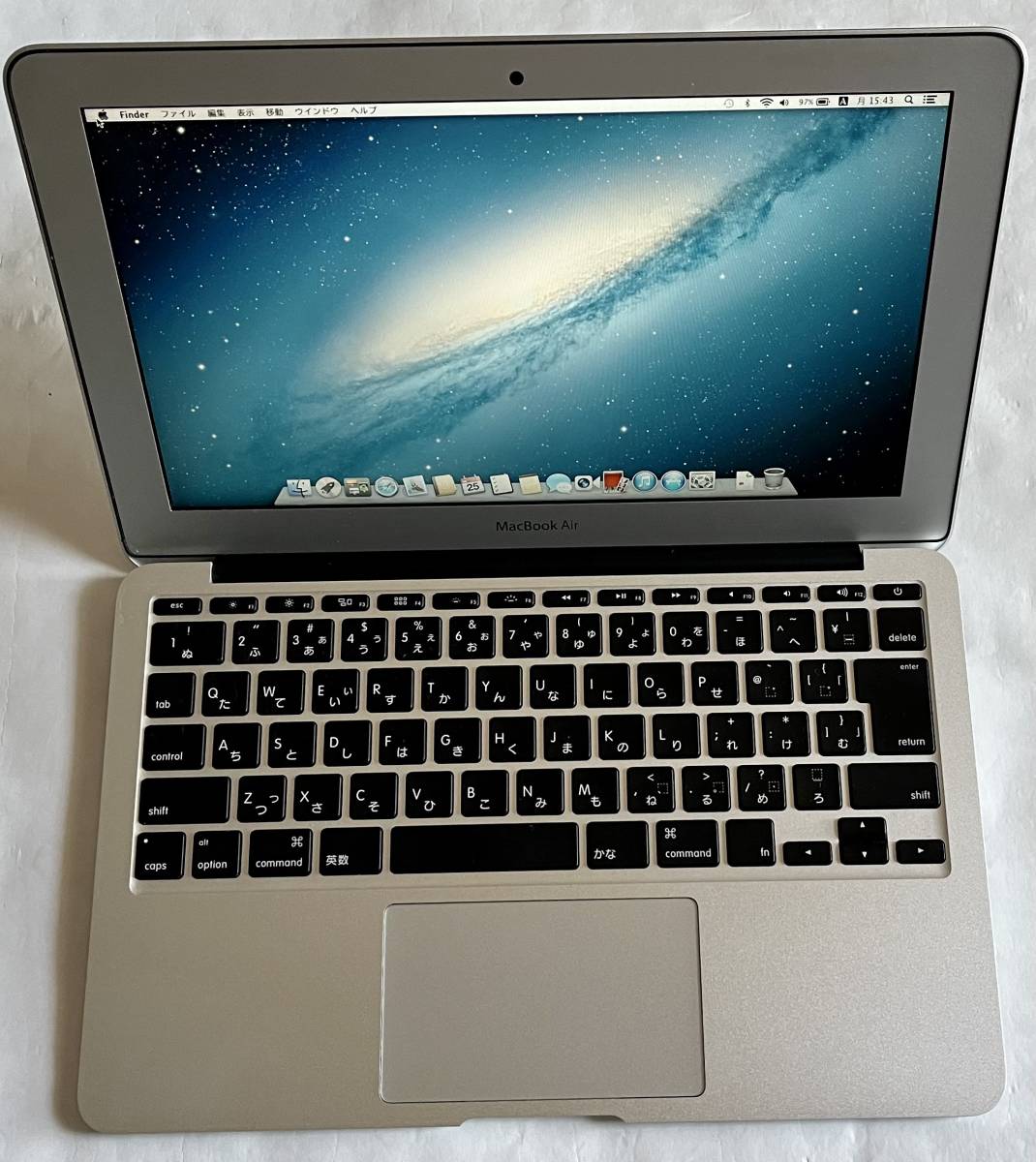 新作モデル MacBook Air (11-inch, Mid 2012) i5/メモリー４GB 中古１