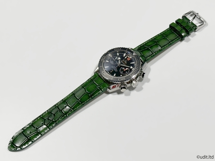 ラグ幅 22mm 腕時計ベルト レザーベルト バンド グリーン クロコダイル調 ハンドメイド 尾錠付き レザーバンド LB102_お取り付けのイメージ写真です。