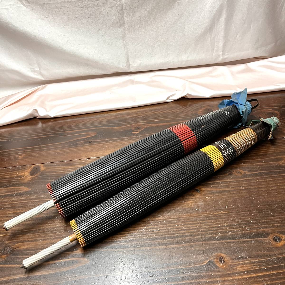 蛇目傘 和傘 番傘 撮影小道具 インテリア 2本 ボロ ジャンク 昭和レトロ（3422）の画像10