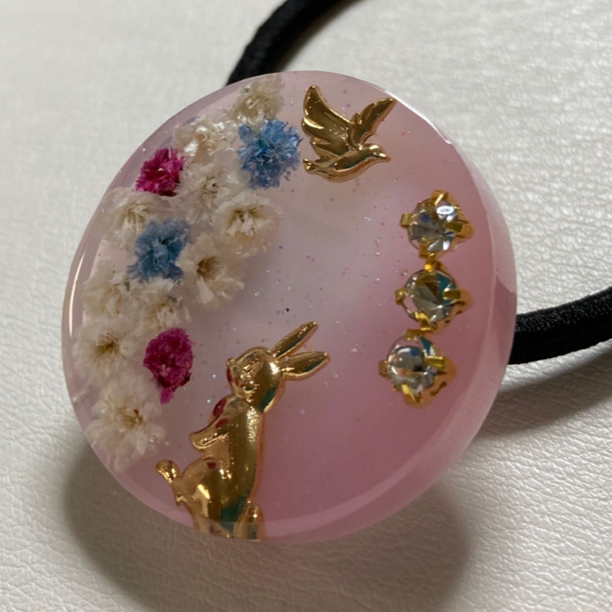 【まとめ割対象商品】H68 ヘアゴム　レジン　ハンドメイド　お花の森のうさぎさん