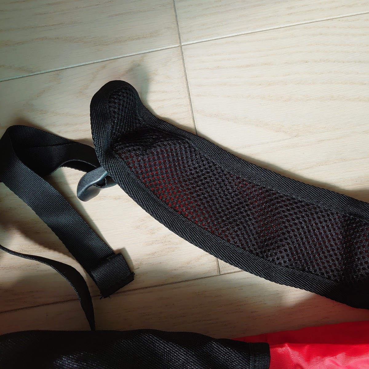 バッグ 鞄 リュック 赤 軽い 軽量 折りたたみリュック 折り畳み コンパクト 折畳み 携帯リュック 肩ベルトメッシュ_画像8