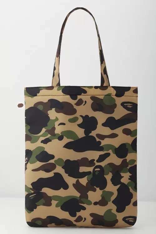 ★１０個出品★BAPE◆A BATHING APE／迷彩カモ◆ア ベイシング エイプ◆シャーク◆CAMO柄／クッショントート／サメ／トートバッグ／付録