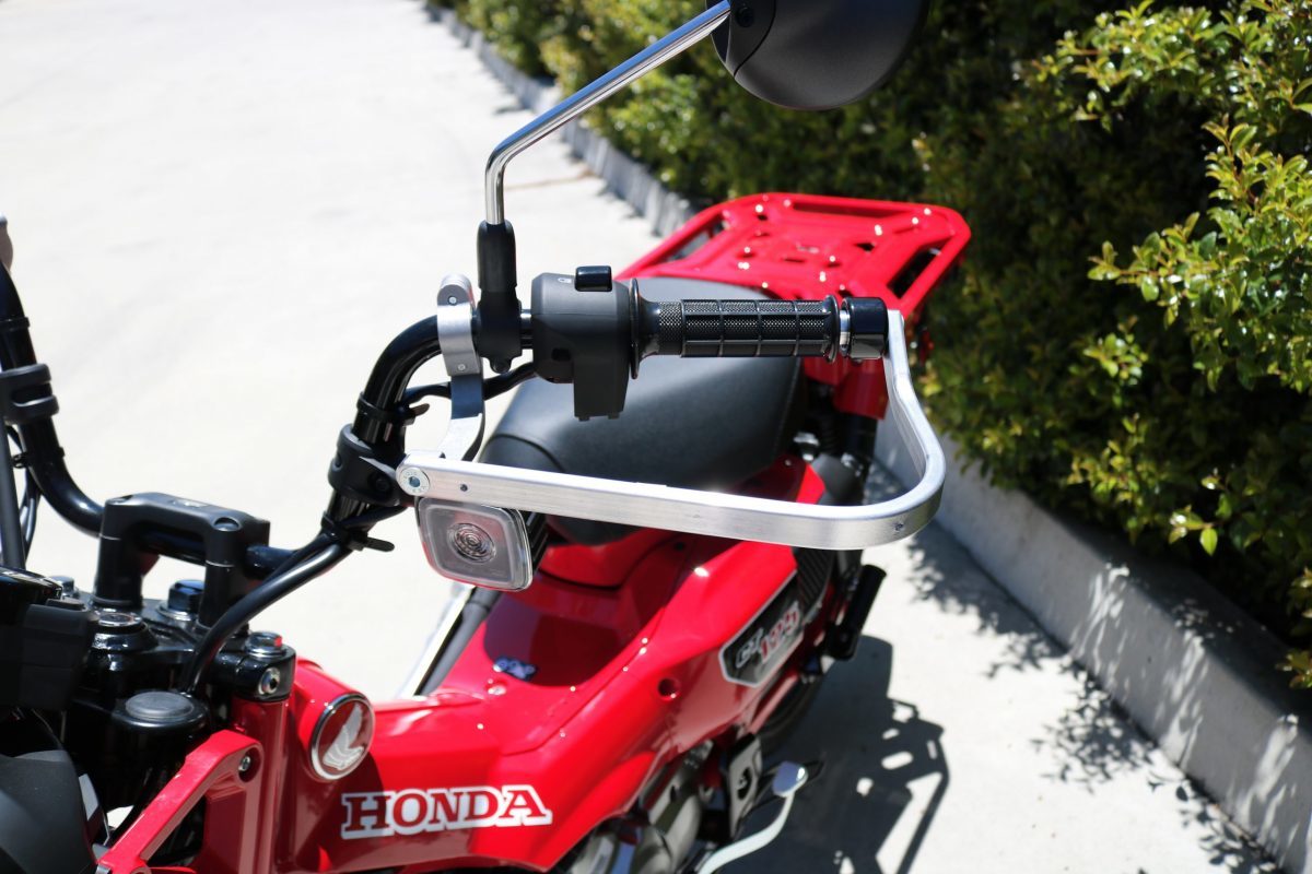 バークバスターズ ハンドガード(BHG-087)HONDA Grom MSX125/ CT125, KAWSAKI Z125 PRO熱間鍛造強化アルミバックボーン2点締め＋プラガード_左手側 固定部 暑い夏季はプラガード外して