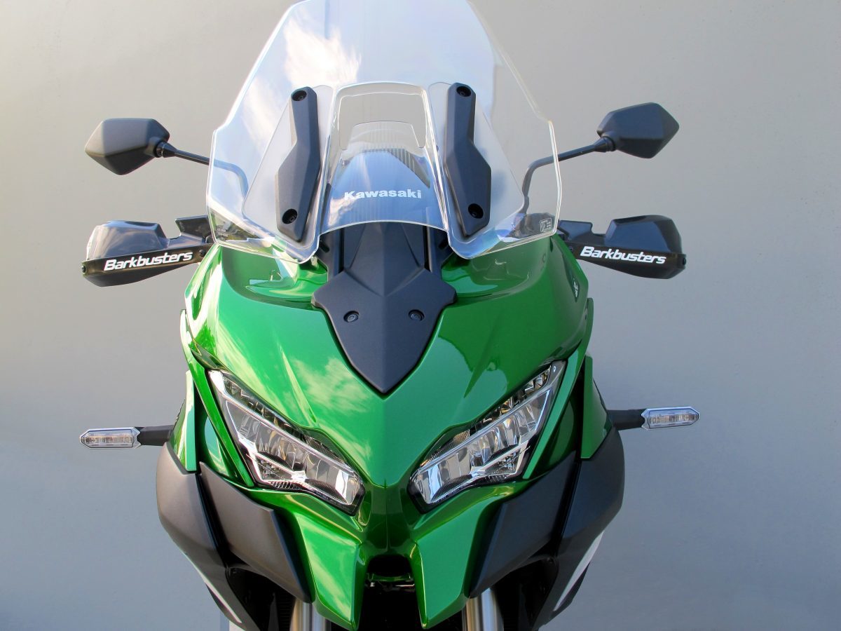 バークバスターズ ハンドガード(BHG-076) カワサキ Versys1000(2019~)2点締め 熱間鍛造強化アルミニウムバックボーン&プラスティックガード_VPS形状 装着写真