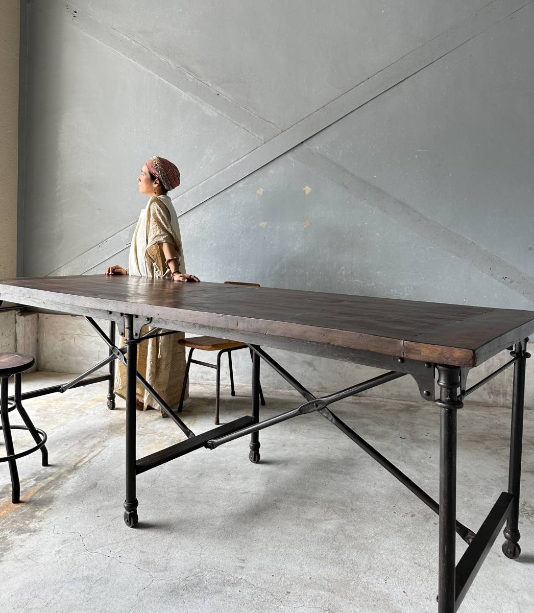 ダイニングテーブル ヴィンテージ テーブル 無垢材 インテリア ディスプレイ 古材 古家具 アイアン 鉄脚 工業系 ブロカント 作業台