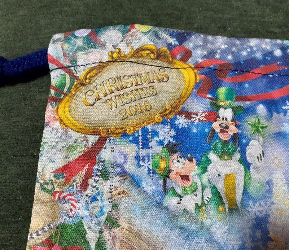③　TOKYO Disney SEA　CHRISTMAS　WISHES2016 巾着と大判ハンカチセット