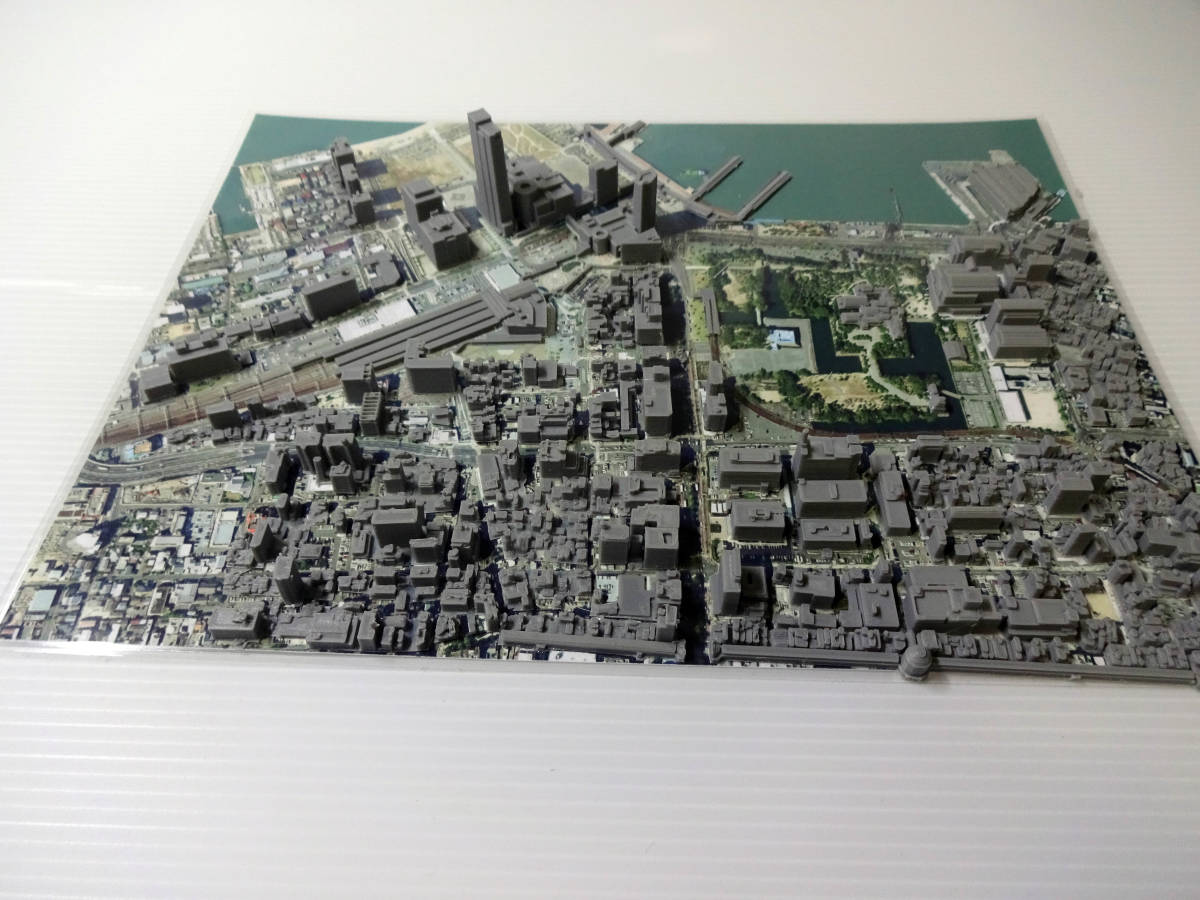 香川県高松市　高松駅　国土交通省の整備した３D都市データを活用した都市模型　組立済　　スケール1/4000　(透明ケース付)　_画像3