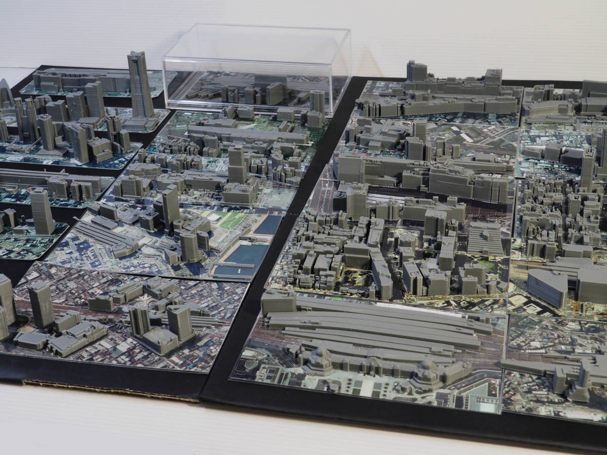 福岡天神　国土交通省の整備した３D都市データを活用した都市模型　完成品透明ケース付属_駅シリーズ