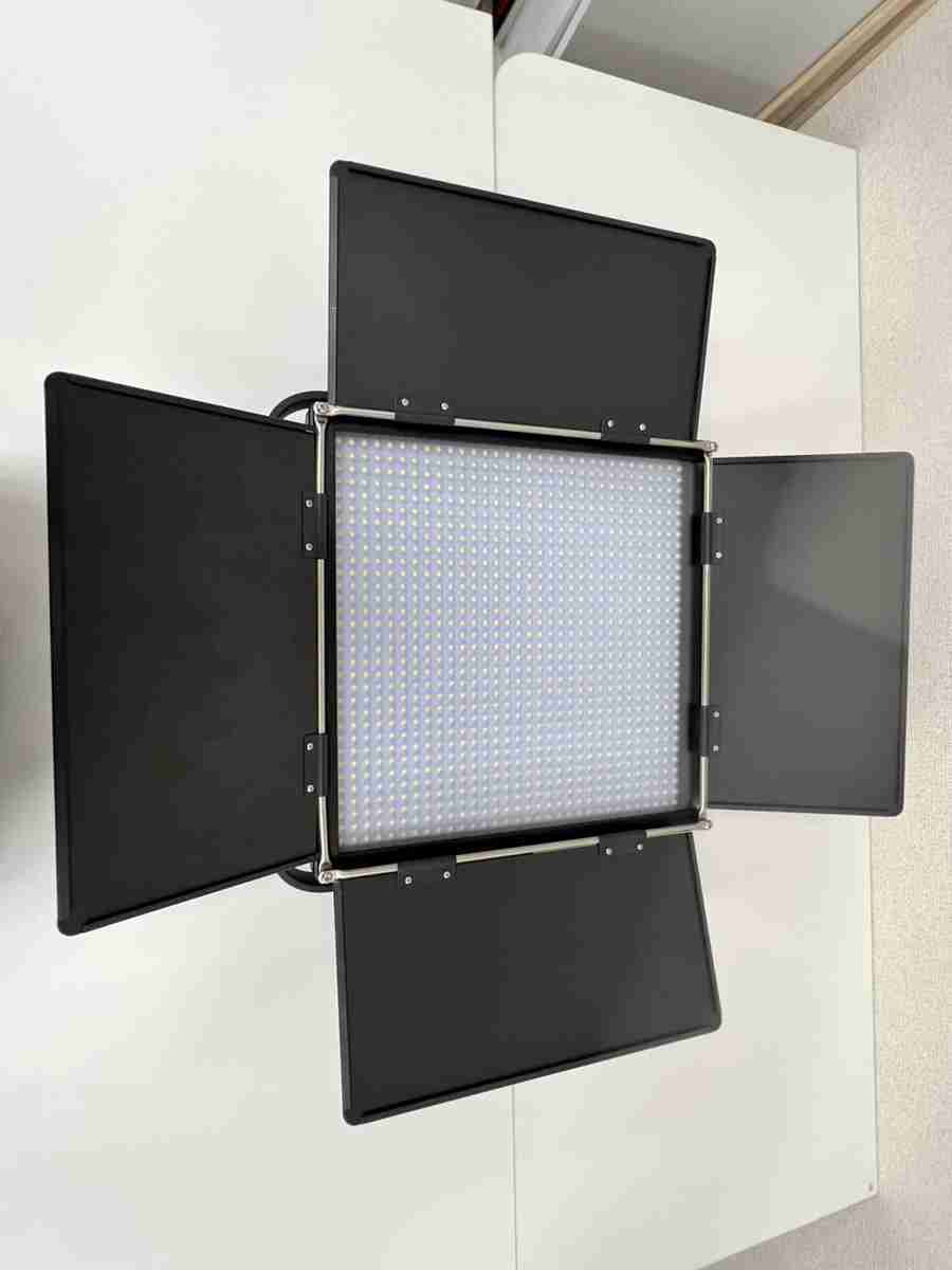 NEP LED-L1000REF-DIGI-VCT-V　 デジタルパネル付 LEDライト　中古 【最終値下げ】_画像1