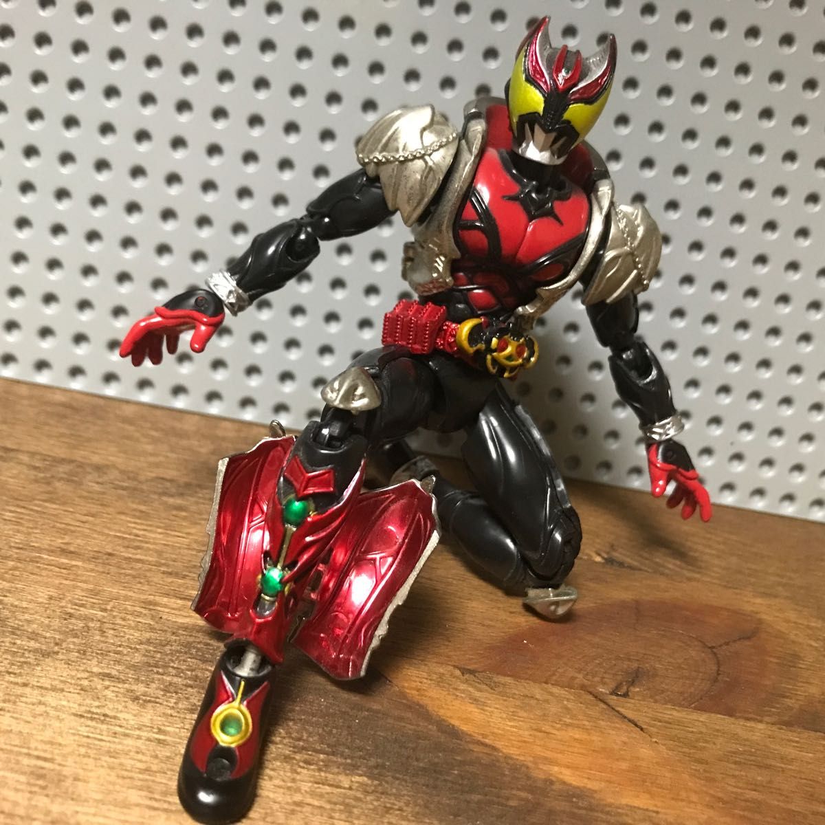 装着変身　仮面ライダー　キバ　アクション フィギュア　s.h.フィギュアーツ　