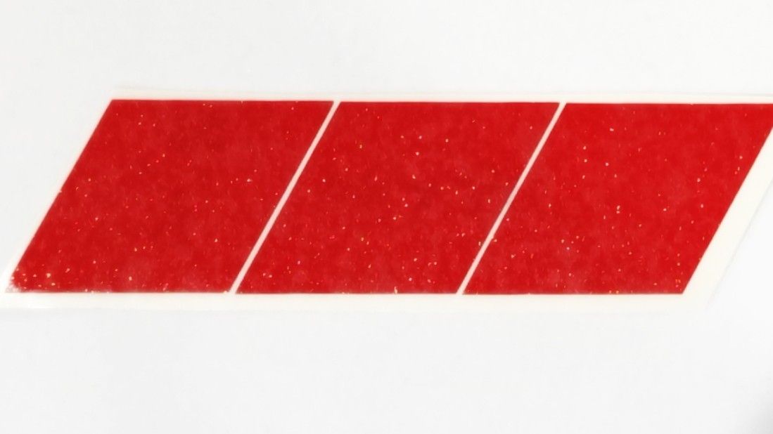 三菱エンブレム　ステッカー　ラメレッド　50×30　　菱形×3枚