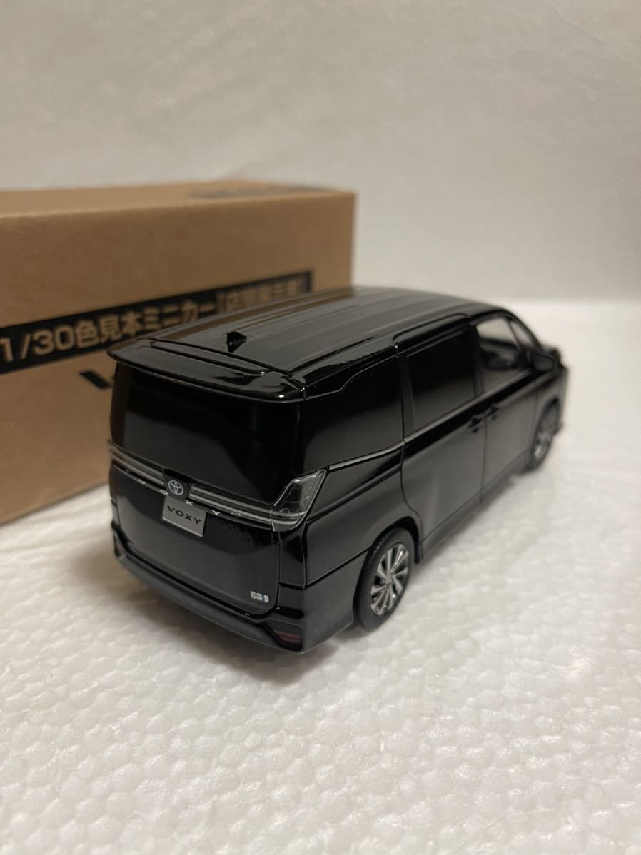 Yahoo!オークション - 1/30 トヨタ 新型ヴォクシー S-Z VOXY 202...