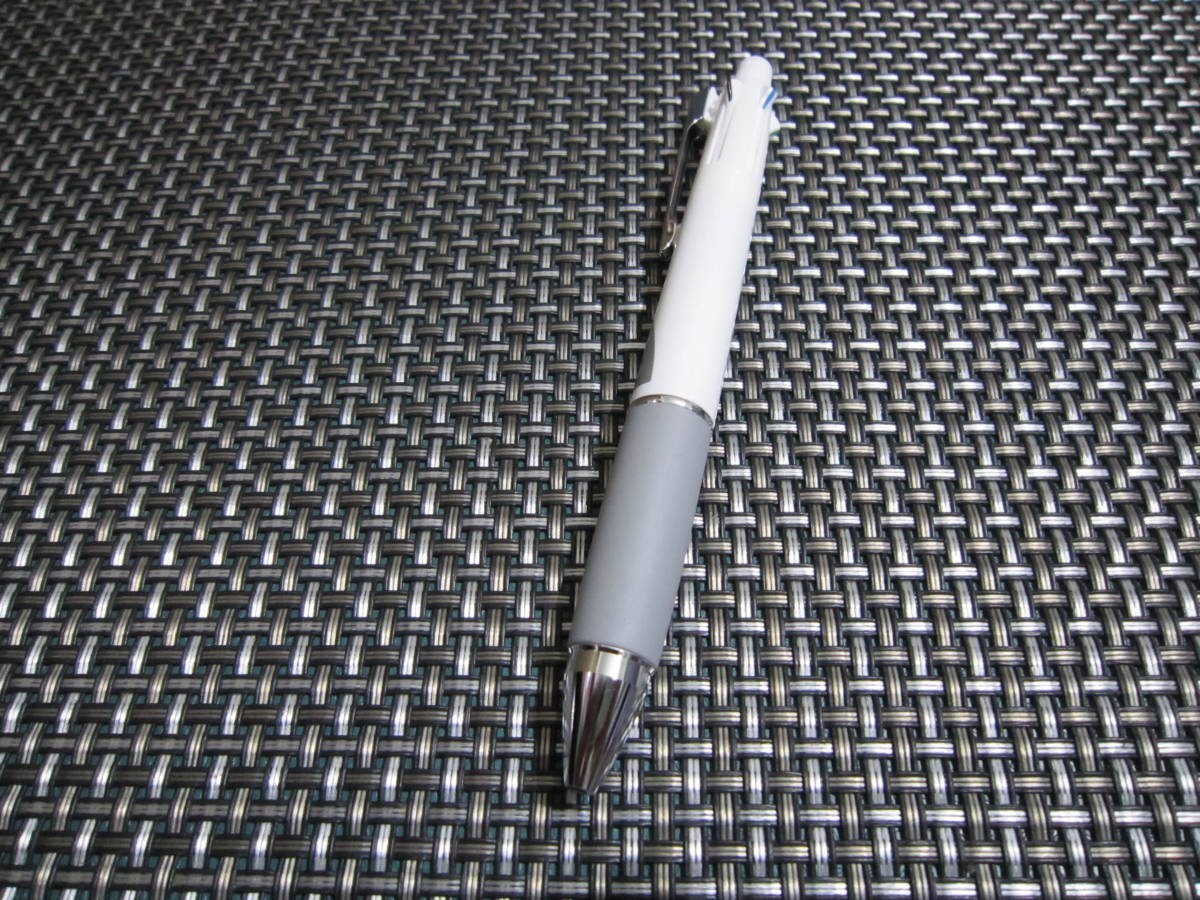 ☆特価 新品未開封 三菱鉛筆 多機能ペン ジェットストリーム 0.7ボールペン 0.5シャープペン ホワイト☆_画像3