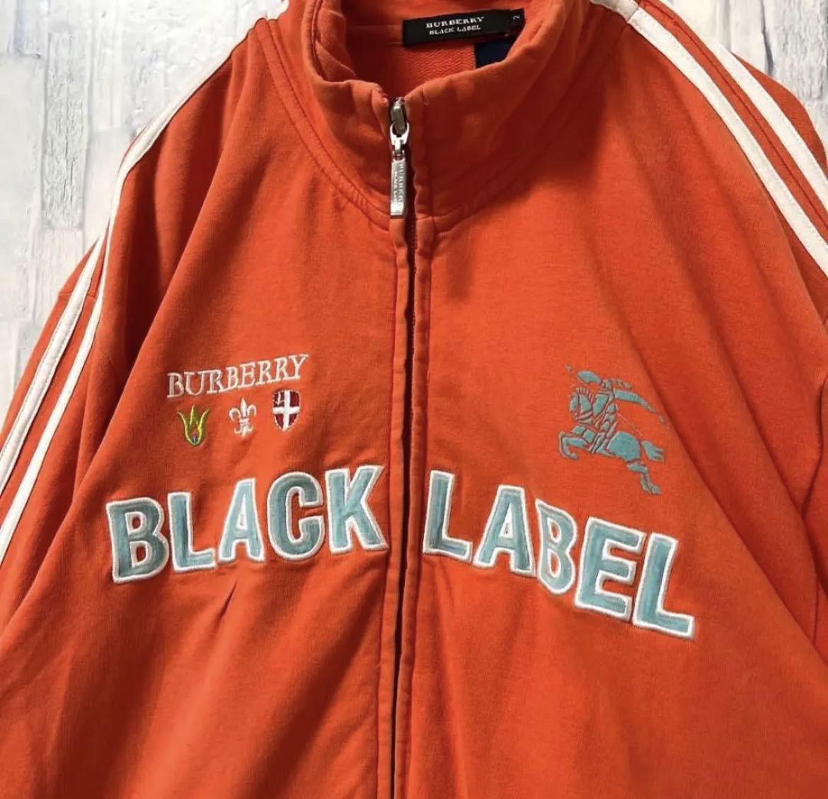 BURBERRY BLACK LABEL バーバリー ブラックレーベル スウェット生地 ジャージ 上 トラックジャケット L オレンジ 刺繍 デカロゴ ワッペン BURBERRY BLACK LABEL バーバリー ブラックレーベル スウェット生地 ジャージ 上 トラックジャケット L オレンジ 刺繍 デカロゴ ワッペン