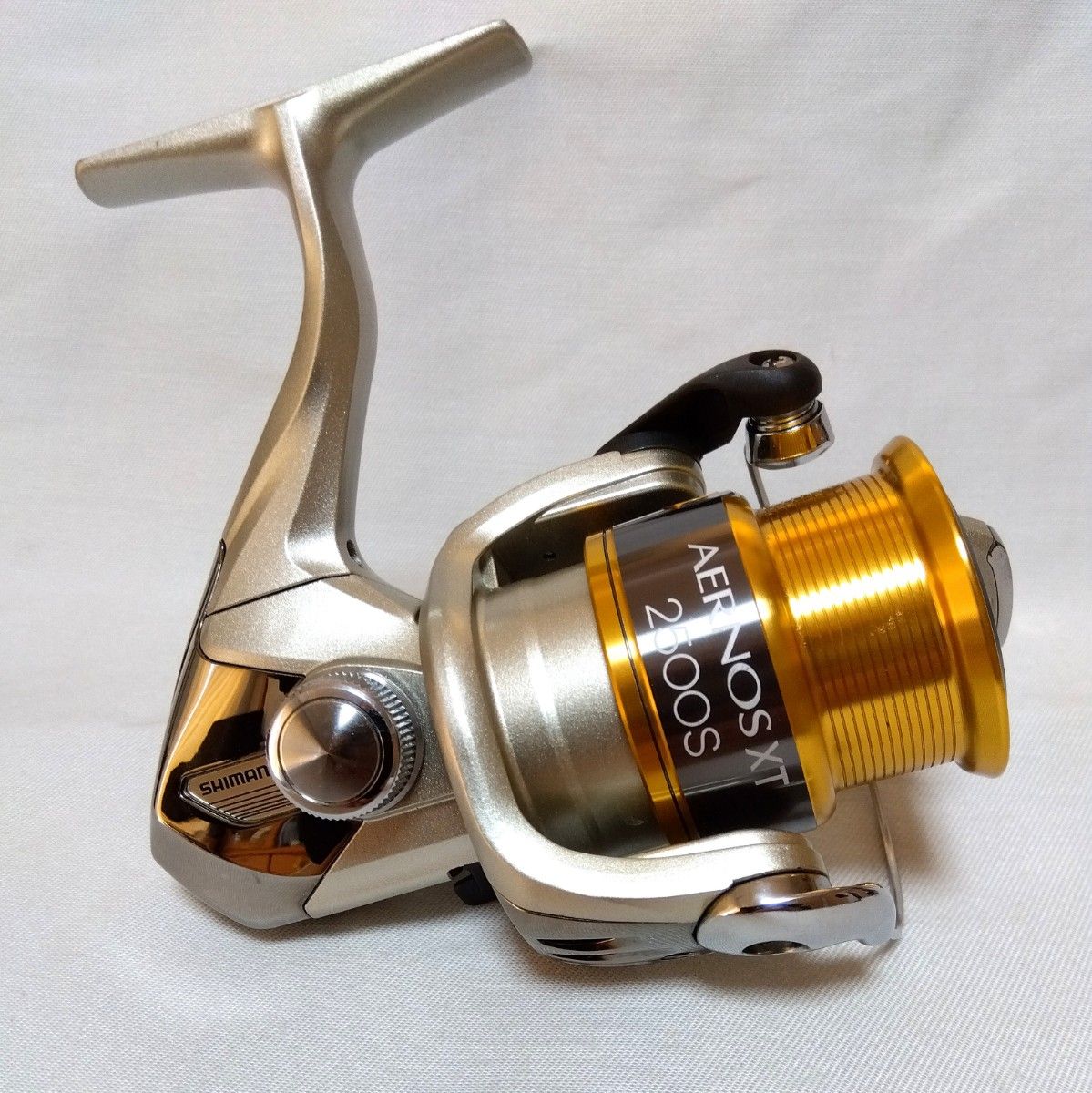 美品　SHIMANO シマノ　12 エアノスXT　2500S　AERNOSXT　スピニングリール