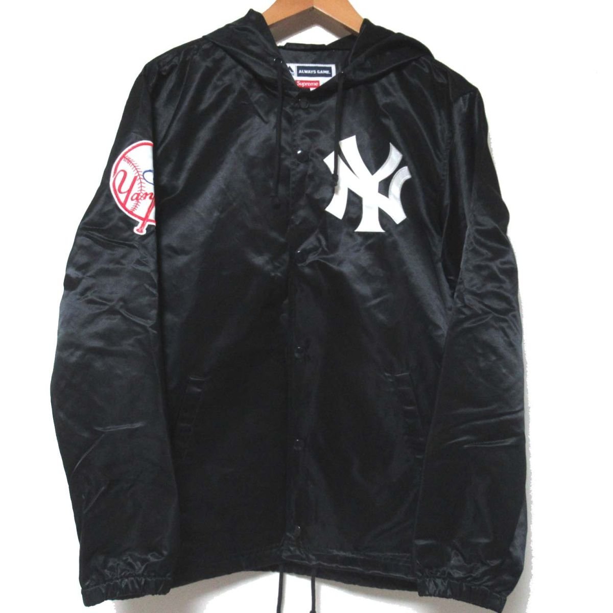 ほぼ美品 15SS Supreme シュプリーム MAJESTIC NY Yankees satin Hooded Coaches JACKET サテン フーディー コーチジャケット S ブラック_画像2