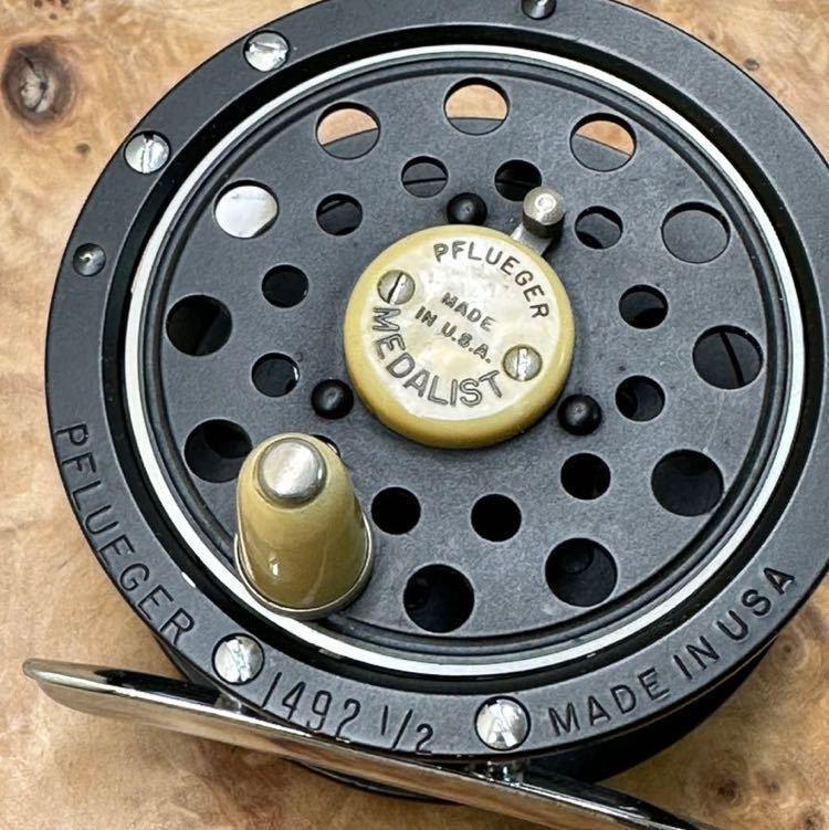 人気を誇る フルーガー Vintage Pflueger Medalist No.1492 Fly Reel Made in AKRON.O.  U.S.A. フルーガー 