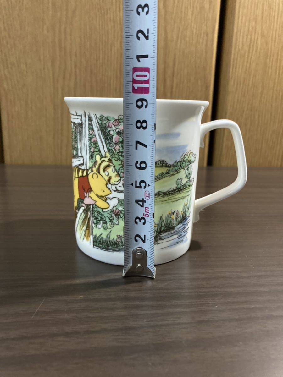 V Royal Doulton { Pooh mug 1 piece } Winnie The Pooh ROYAL DOULTON