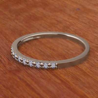 ハーフ エタニティ 指輪 平らな指輪 細身 指輪 タンザナイト 12月の誕生石 10kピンクゴールド 幅約1.5mmリング 微細_画像3