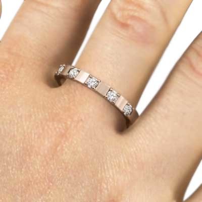品質が 平らな指輪 5石 18kピンクゴールド 4月誕生石 ダイアモンド