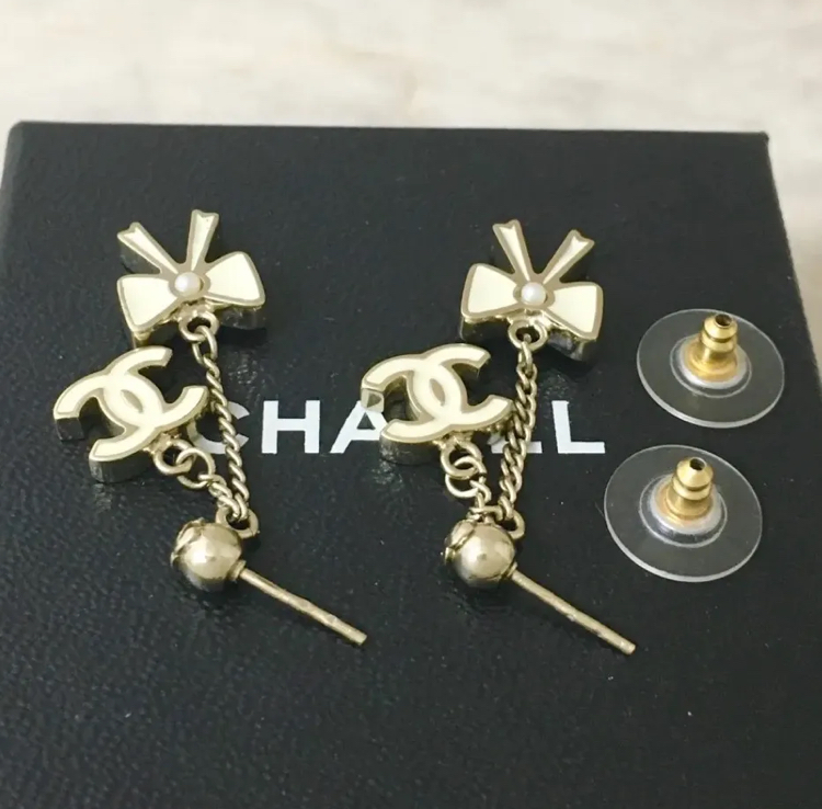 人気の シャネル ピアス ココマーク リボン パール チェーン スイング