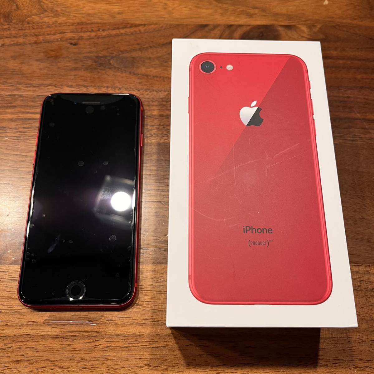 大人気新品 iPhone8 Apple 極美品 256GB レッド 付属品全て未使用 SIM