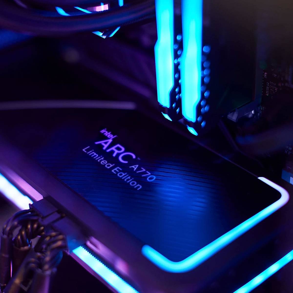 Intel ARC A770 Limited Edition 16GB 21P01J00BA 新品未開封 Intel ARC A770 Limited Edition 16GB 21P01J00BA 新品未開封