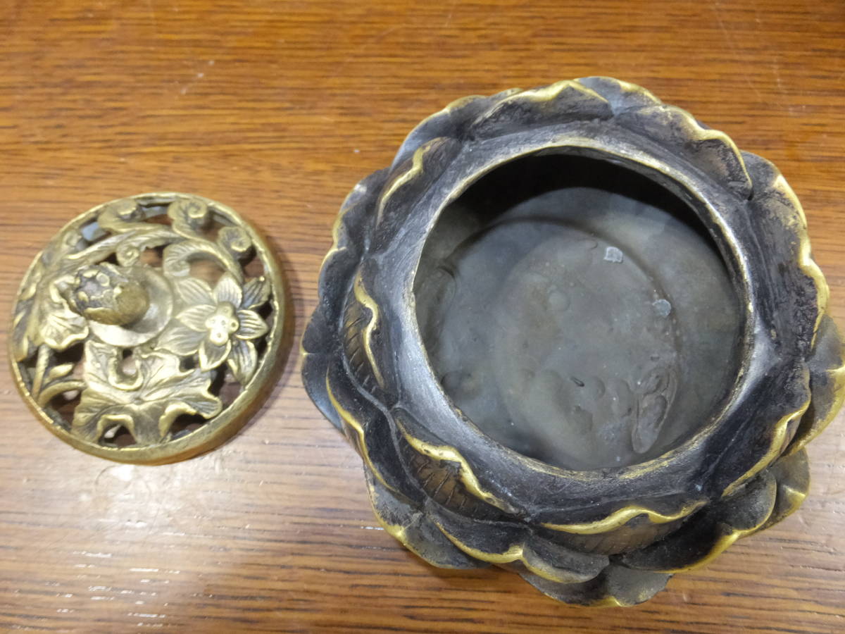  lotus. fragrance establish brass made censer lotus is s