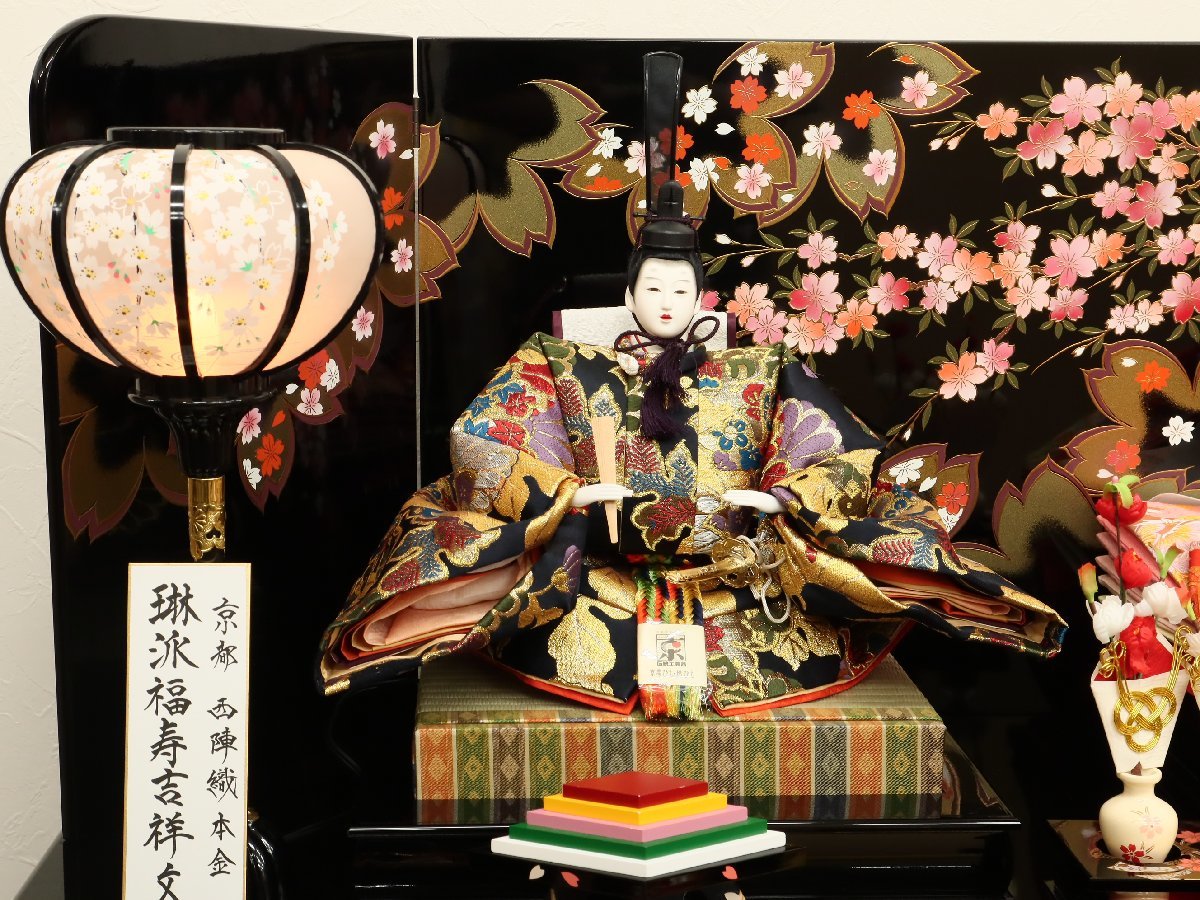 秀光人形工房 限定製作 「京ひいな」 頭師 熊倉聖祥 着付 平安泉匠 京都西陣織正絹 本式束帯雅造り 極上本仕立本頭 三段五人飾 雛人形_画像2