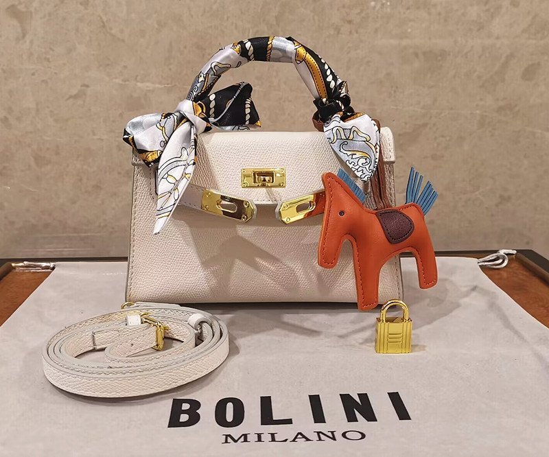 最高峰26万◆イタリア・ミラノ発*BOLINI・最上級牛革・エプソン※ミニケリー型・ハンドバッグ・ロデオ 馬 チャーム＆ツイリー付き★白_画像3