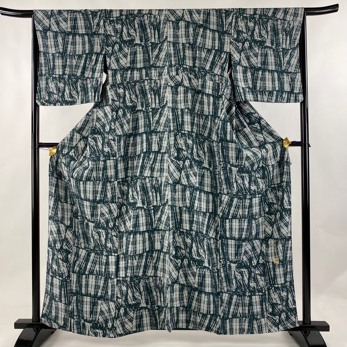 人気新品入荷 正絹 灰緑 幾何学模様 落款 斉藤上太郎 単衣 M 裄丈65.5