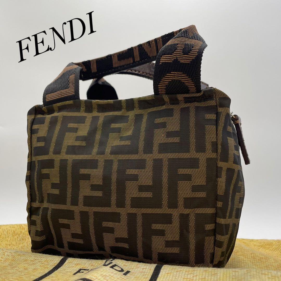 最高の品質の FENDI フェンディ 未使用保管品 ミニバッグ&ハンカチ