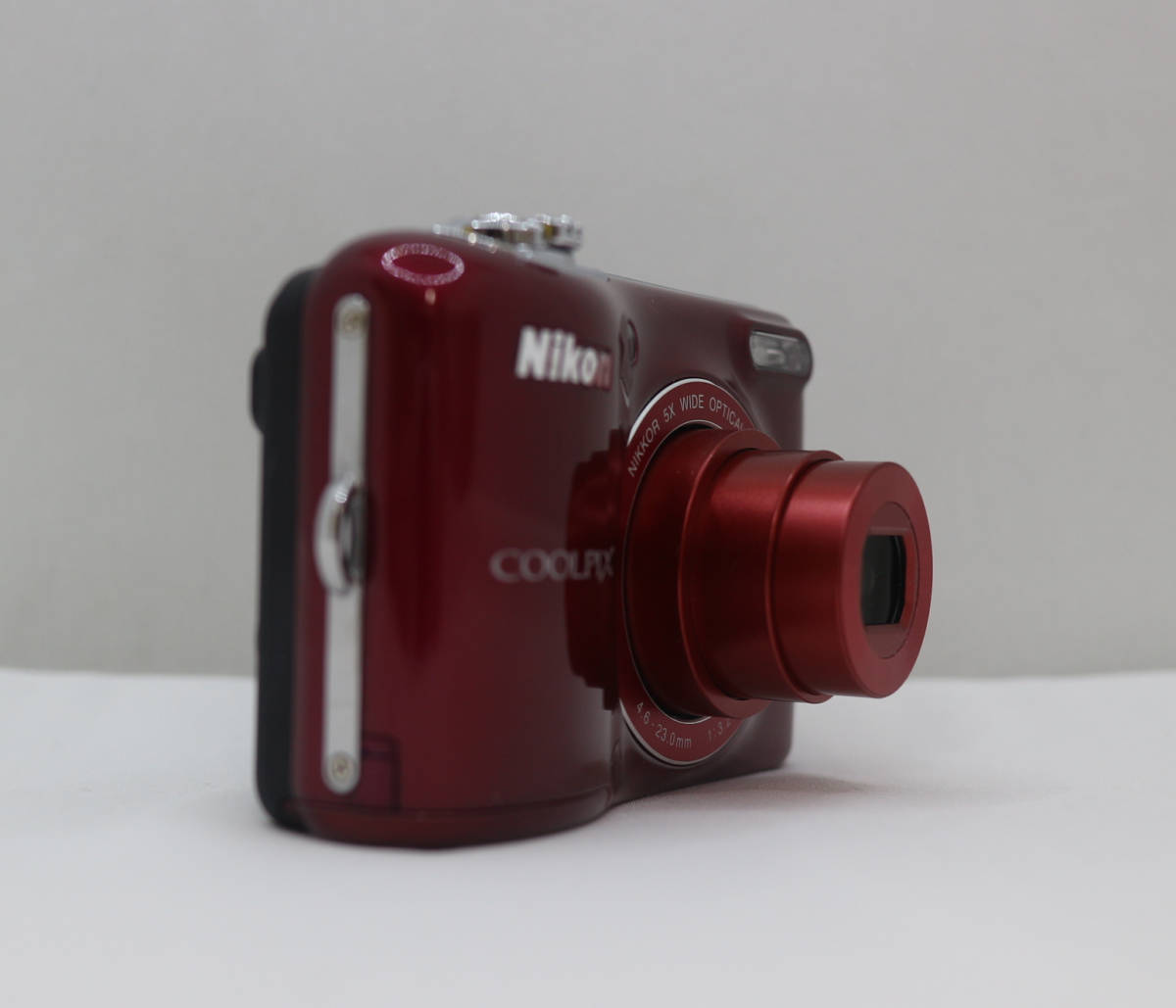 未使用品 COOLPIX L30 Nikon / デジカメ レッド / 箱有 / USBケーブル、取説付 / 中古品_画像3