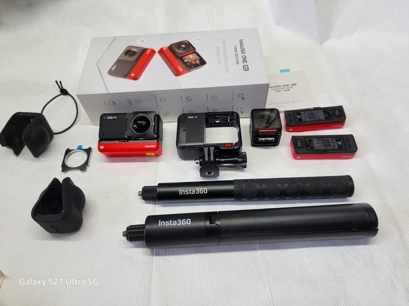 Insta360 ONE RS TWIN EDITION 予備バッテリー付 2個つき(デジタル