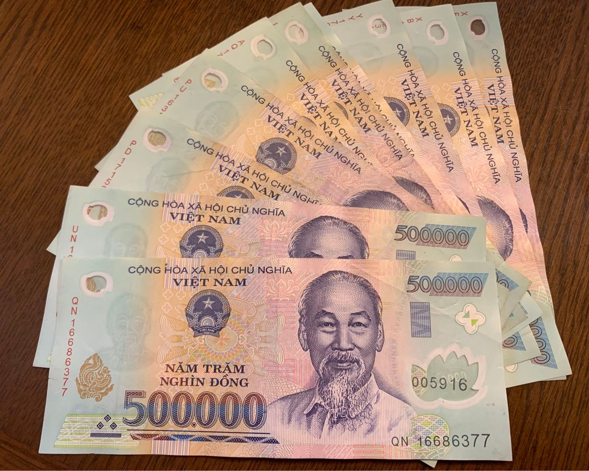 ベトナムドン 50万ドンx10枚-