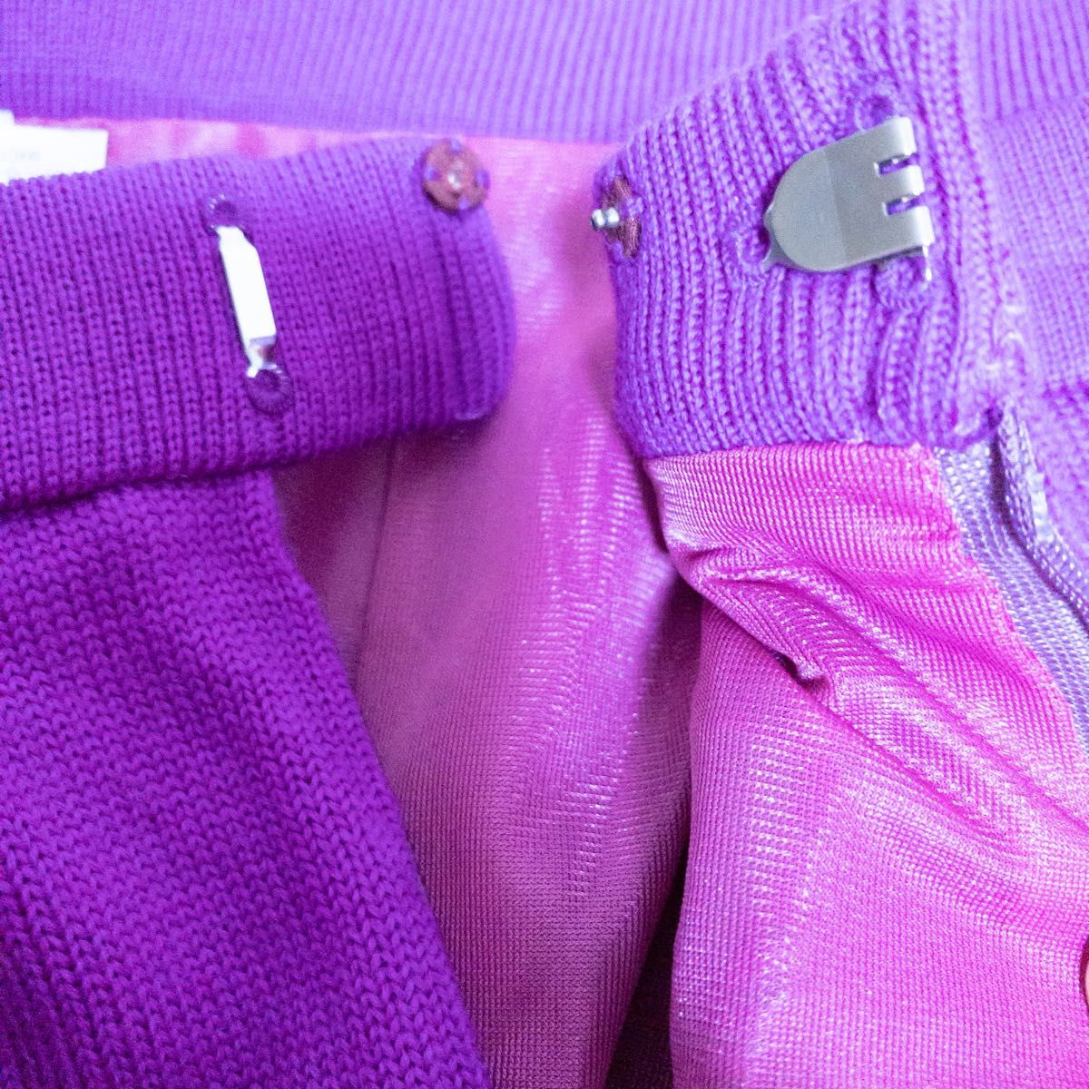 【新品未使用】PARIS スカート ゴルフウェア 紫 日本製 M〜L トランプ柄 レア柄