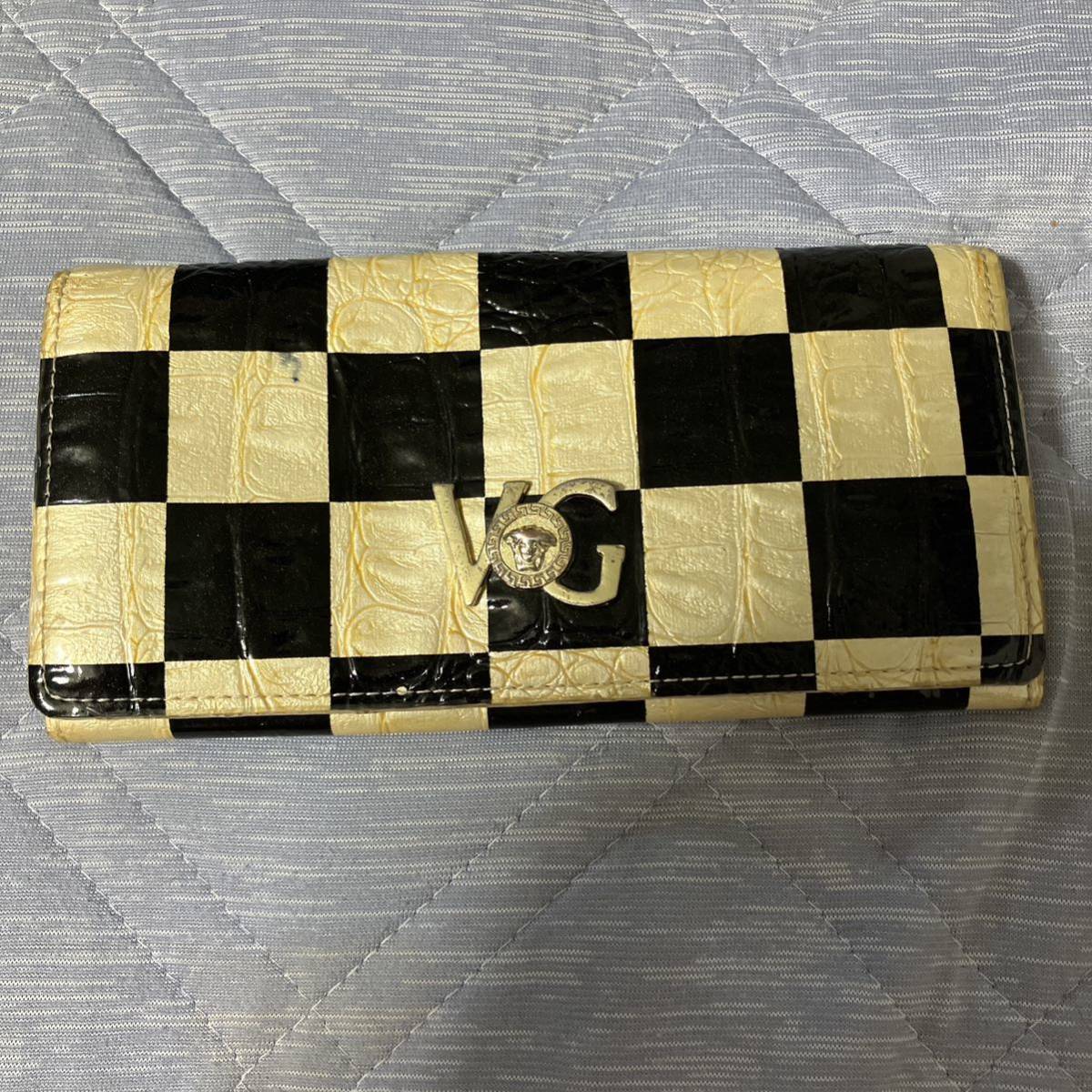 ヴェルサーチ　Versace 長財布　チェック　黒　金　ゴールド　レトロ_画像1